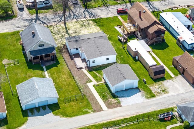265 Ewing St, Meadowlands, PA 15347