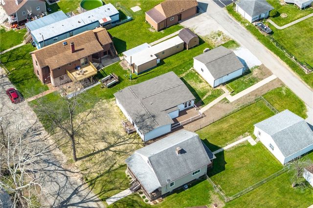 265 Ewing St, Meadowlands, PA 15347