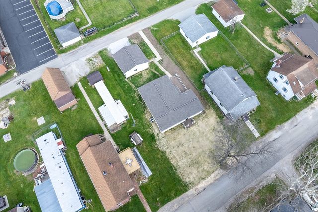 265 Ewing St, Meadowlands, PA 15347