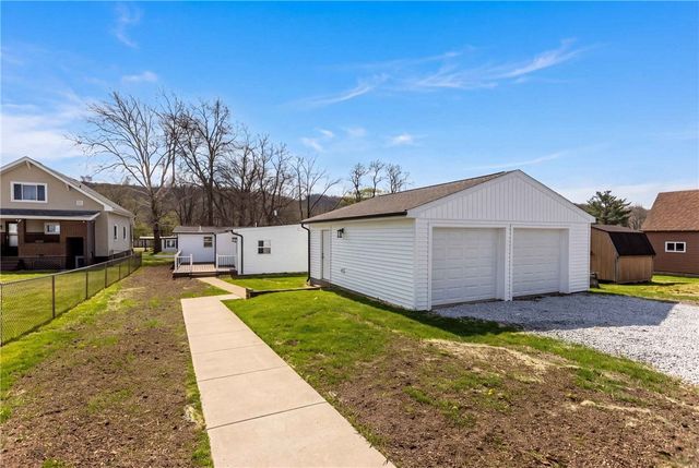 265 Ewing St, Meadowlands, PA 15347