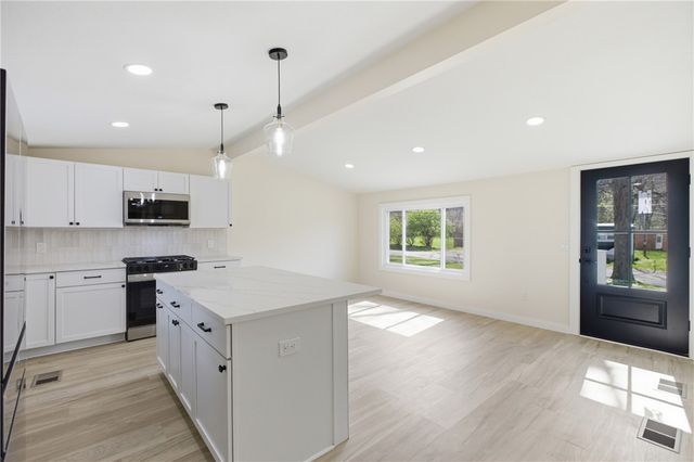 265 Ewing St, Meadowlands, PA 15347