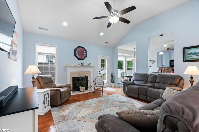 830 Laurelcreek Drive, Boiling Springs, SC 29316