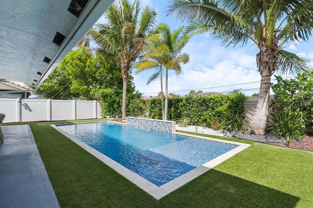 3780 Cypress Lake Drive, Lake Worth, FL 33467