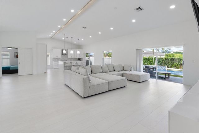 3780 Cypress Lake Drive, Lake Worth, FL 33467