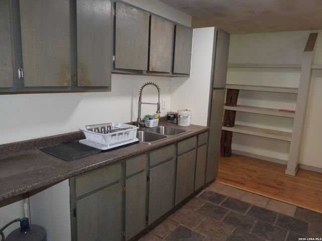 333 Rainbow Drive, Lakehills, TX 78063