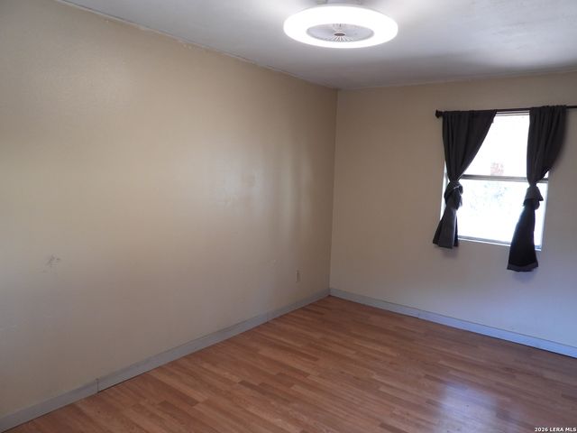 333 Rainbow Drive, Lakehills, TX 78063