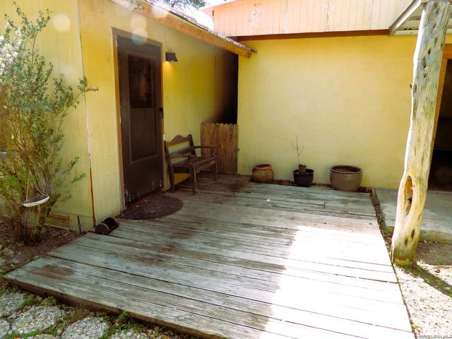 333 Rainbow Drive, Lakehills, TX 78063