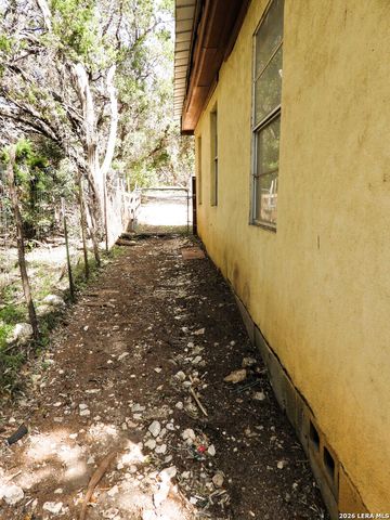 333 Rainbow Drive, Lakehills, TX 78063