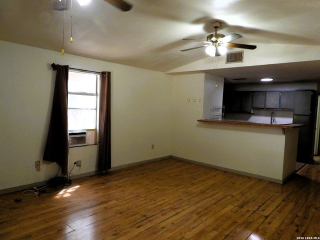 333 Rainbow Drive, Lakehills, TX 78063