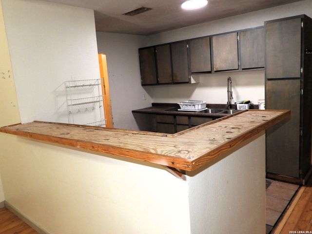 333 Rainbow Drive, Lakehills, TX 78063