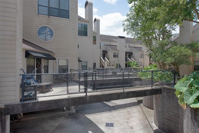 1140 Marina Bay Drive 113A, Clear Lake Shores, TX 77565