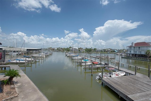 1140 Marina Bay Drive 113A, Clear Lake Shores, TX 77565