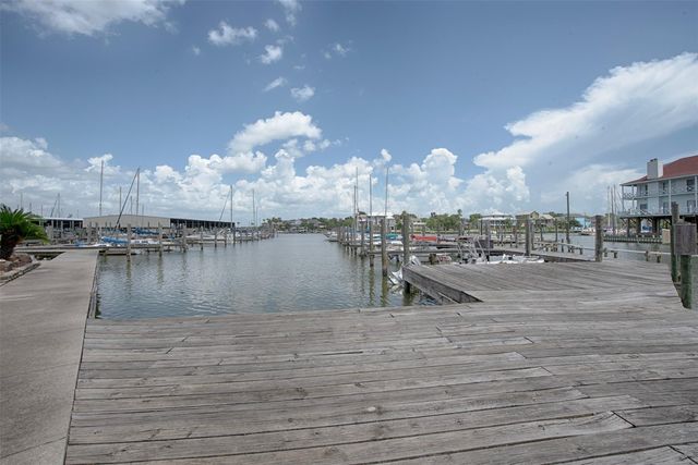 1140 Marina Bay Drive 113A, Clear Lake Shores, TX 77565