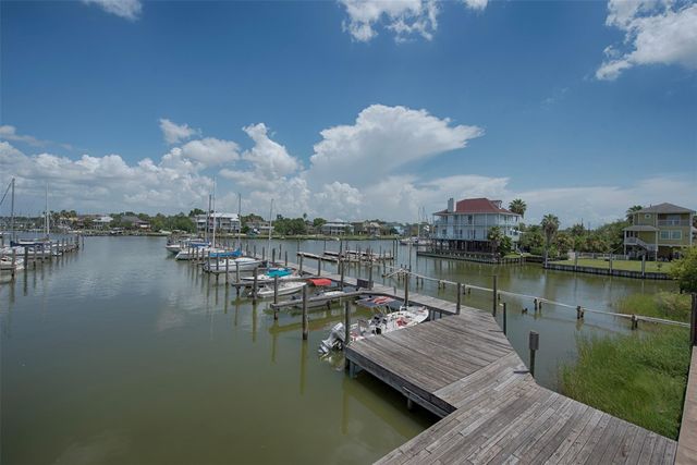1140 Marina Bay Drive 113A, Clear Lake Shores, TX 77565