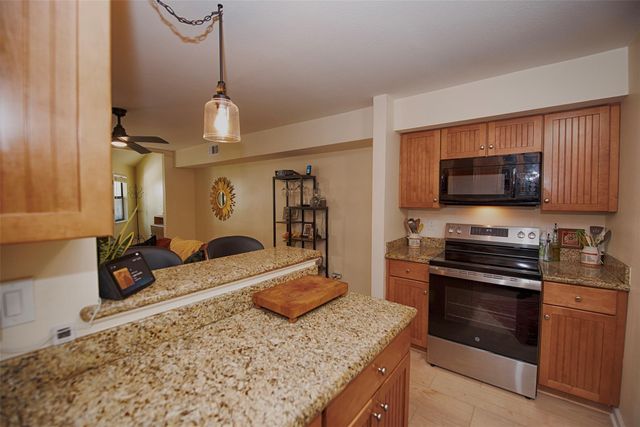 1140 Marina Bay Drive 113A, Clear Lake Shores, TX 77565