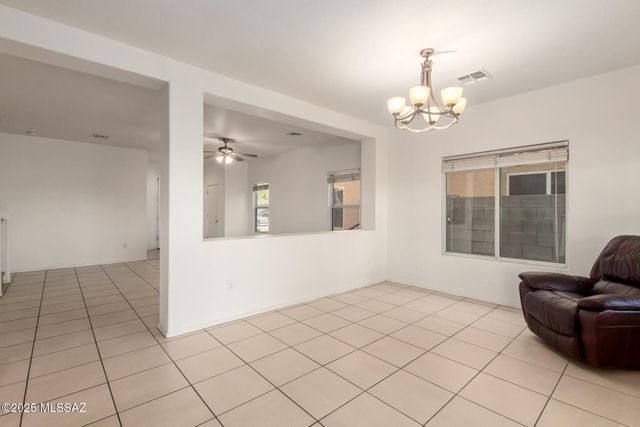 6424 S Bright Sun Avenue, Tucson, AZ 85706