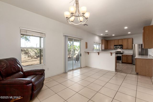 6424 S Bright Sun Avenue, Tucson, AZ 85706
