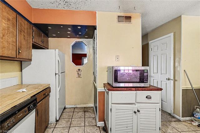 902 S Ridge Court 125, Winston-salem, NC 27107