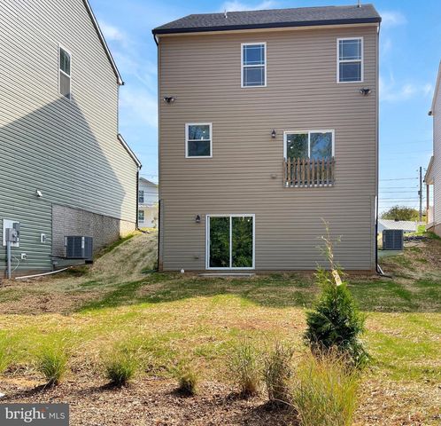 13 ONYX LN, Charles Town, WV 25414