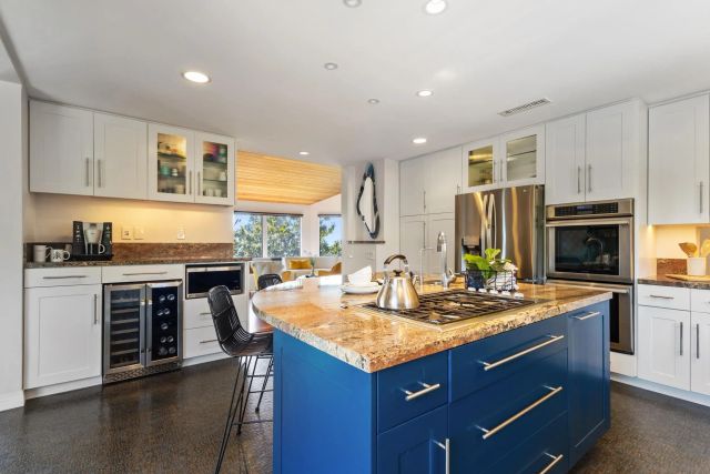 2709 Unicornio Street, Carlsbad, CA 92009