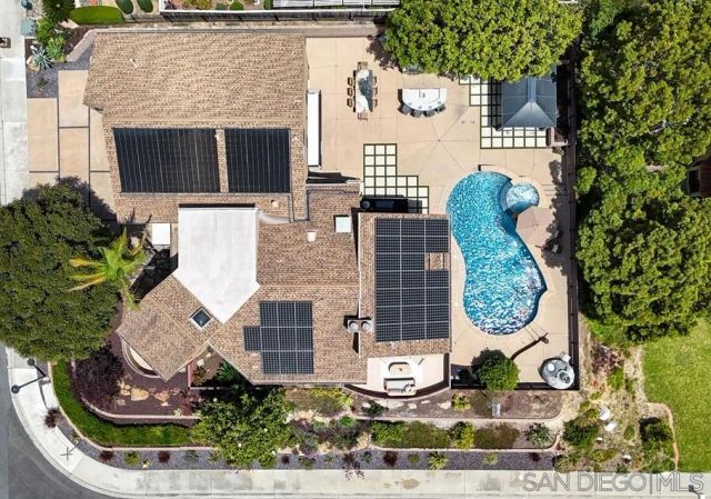 2709 Unicornio Street, Carlsbad, CA 92009