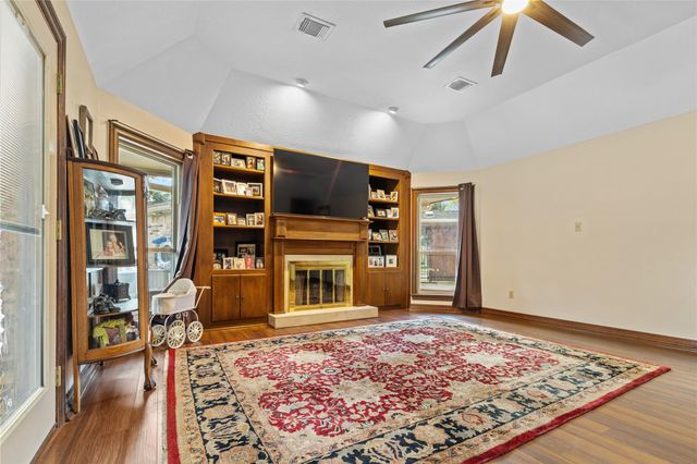 600 Nottingham Lane, Dickinson, TX 77539