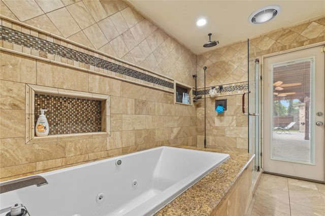600 Nottingham Lane, Dickinson, TX 77539