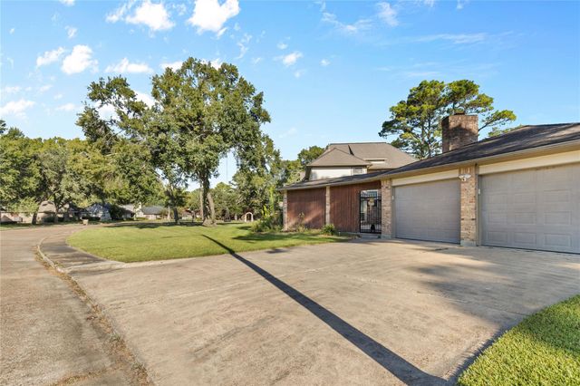 600 Nottingham Lane, Dickinson, TX 77539