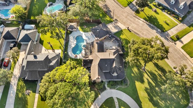 600 Nottingham Lane, Dickinson, TX 77539