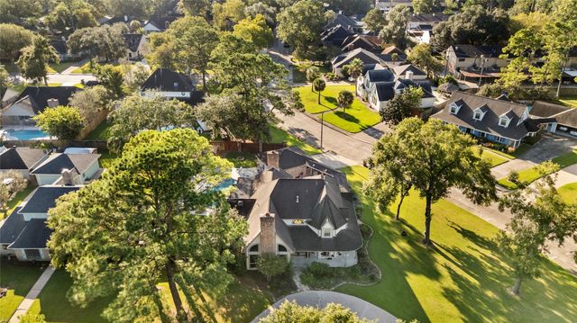 600 Nottingham Lane, Dickinson, TX 77539