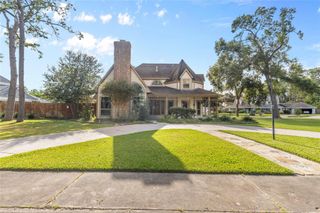 600 Nottingham Lane, Dickinson, TX 77539