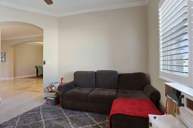 10722 Wishon Dr, Stockton, CA 95219