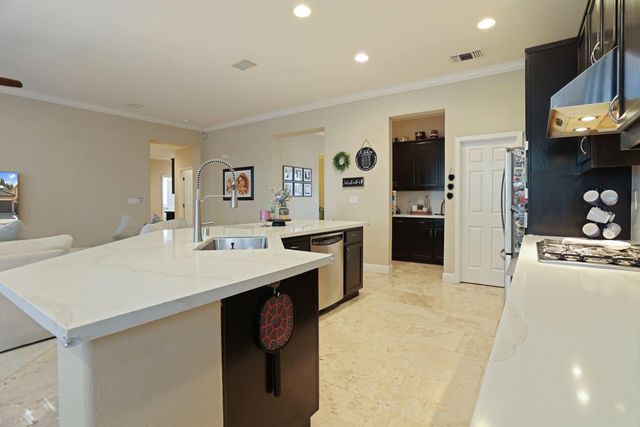 10722 Wishon Dr, Stockton, CA 95219