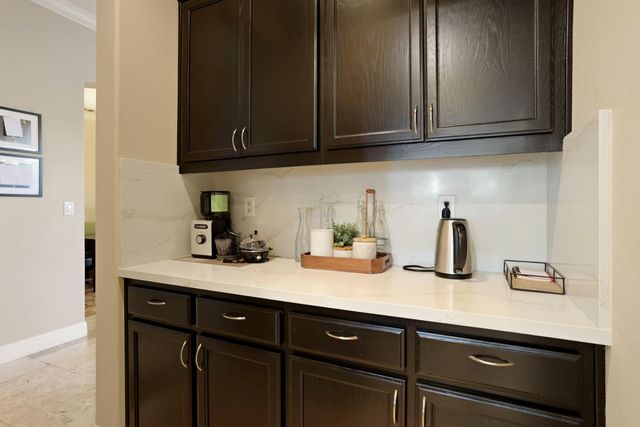 10722 Wishon Dr, Stockton, CA 95219