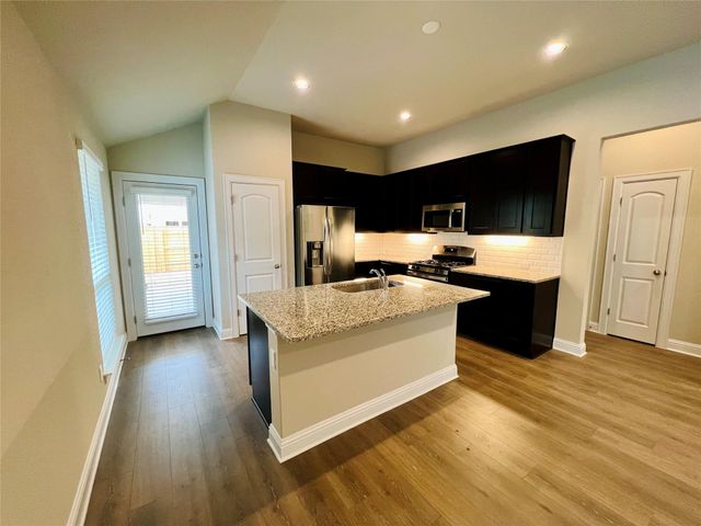 170 Living Reef DR, Maxwell, TX 78656