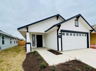 170 Living Reef DR, Maxwell, TX 78656