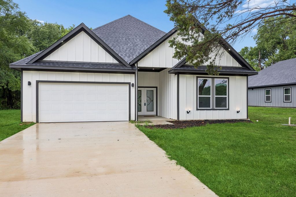 305 Kalura Way, Tool, TX 75143