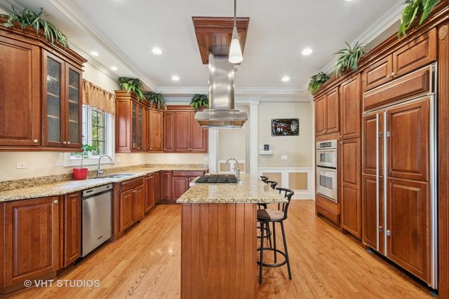 4858 W Chase Avenue, Lincolnwood, IL 60712