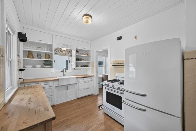 2555 Mckinley Street NE, Minneapolis, MN 55418