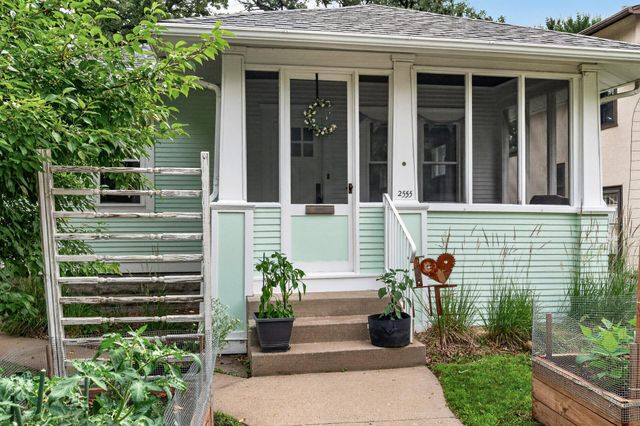 2555 Mckinley Street NE, Minneapolis, MN 55418