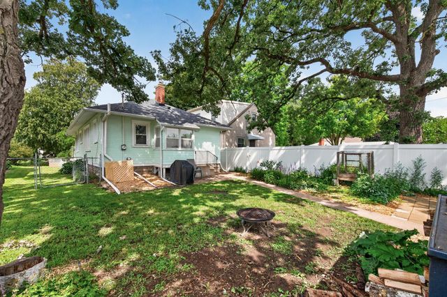 2555 Mckinley Street NE, Minneapolis, MN 55418