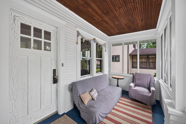 2555 Mckinley Street NE, Minneapolis, MN 55418
