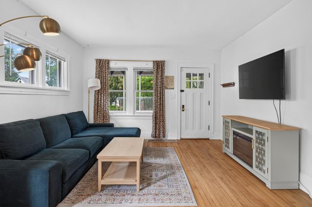 2555 Mckinley Street NE, Minneapolis, MN 55418
