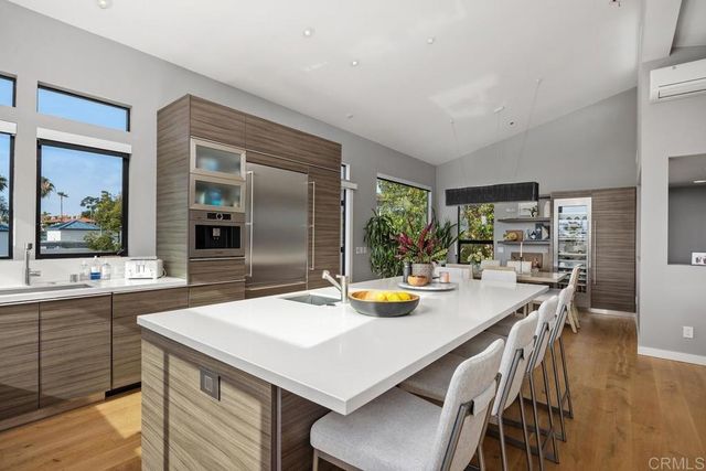 27 E E Street, Encinitas, CA 92024