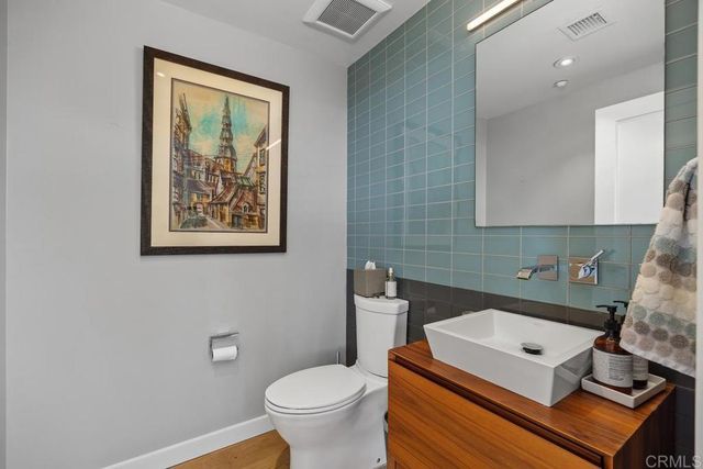 27 E E Street, Encinitas, CA 92024