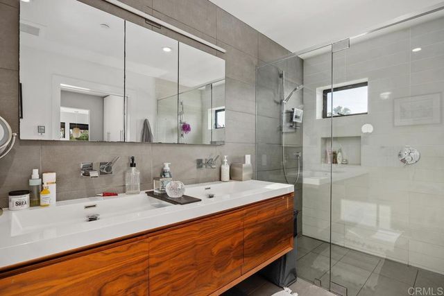 27 E E Street, Encinitas, CA 92024
