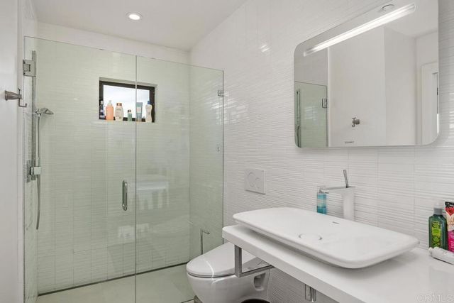 27 E E Street, Encinitas, CA 92024