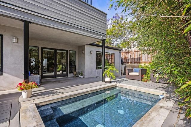 27 E E Street, Encinitas, CA 92024