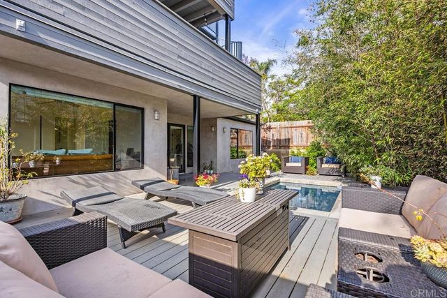 27 E E Street, Encinitas, CA 92024
