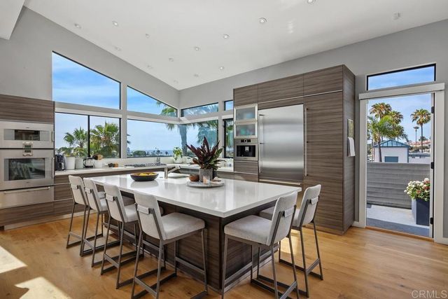 27 E E Street, Encinitas, CA 92024